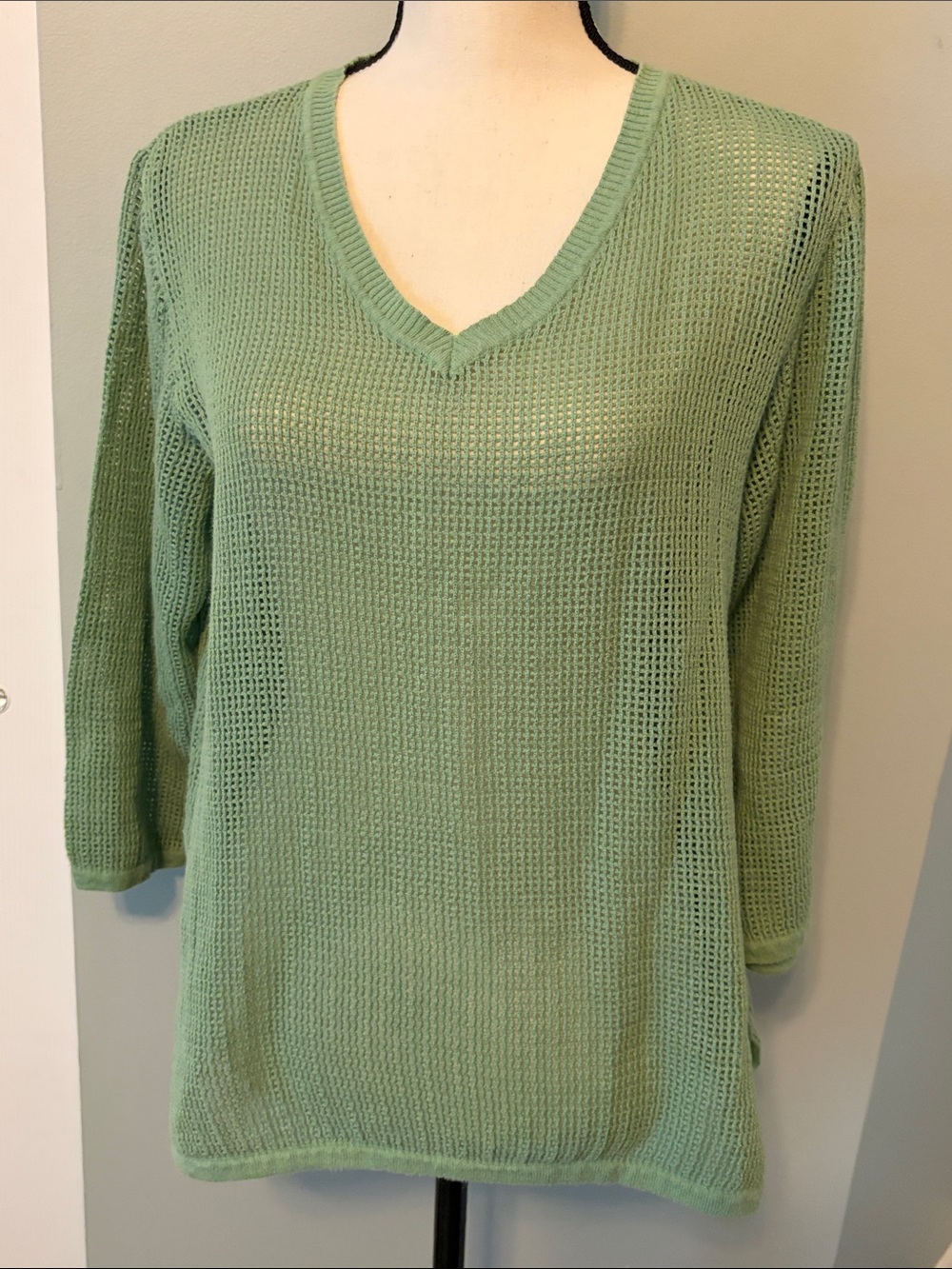 Liz Claiborne lightweight open knit sweater -  women’s Large